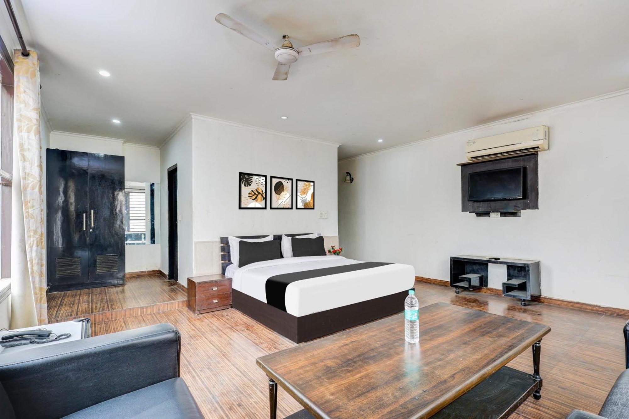 Hotel Super Townhouse Sector 38 Near Medanta 3*