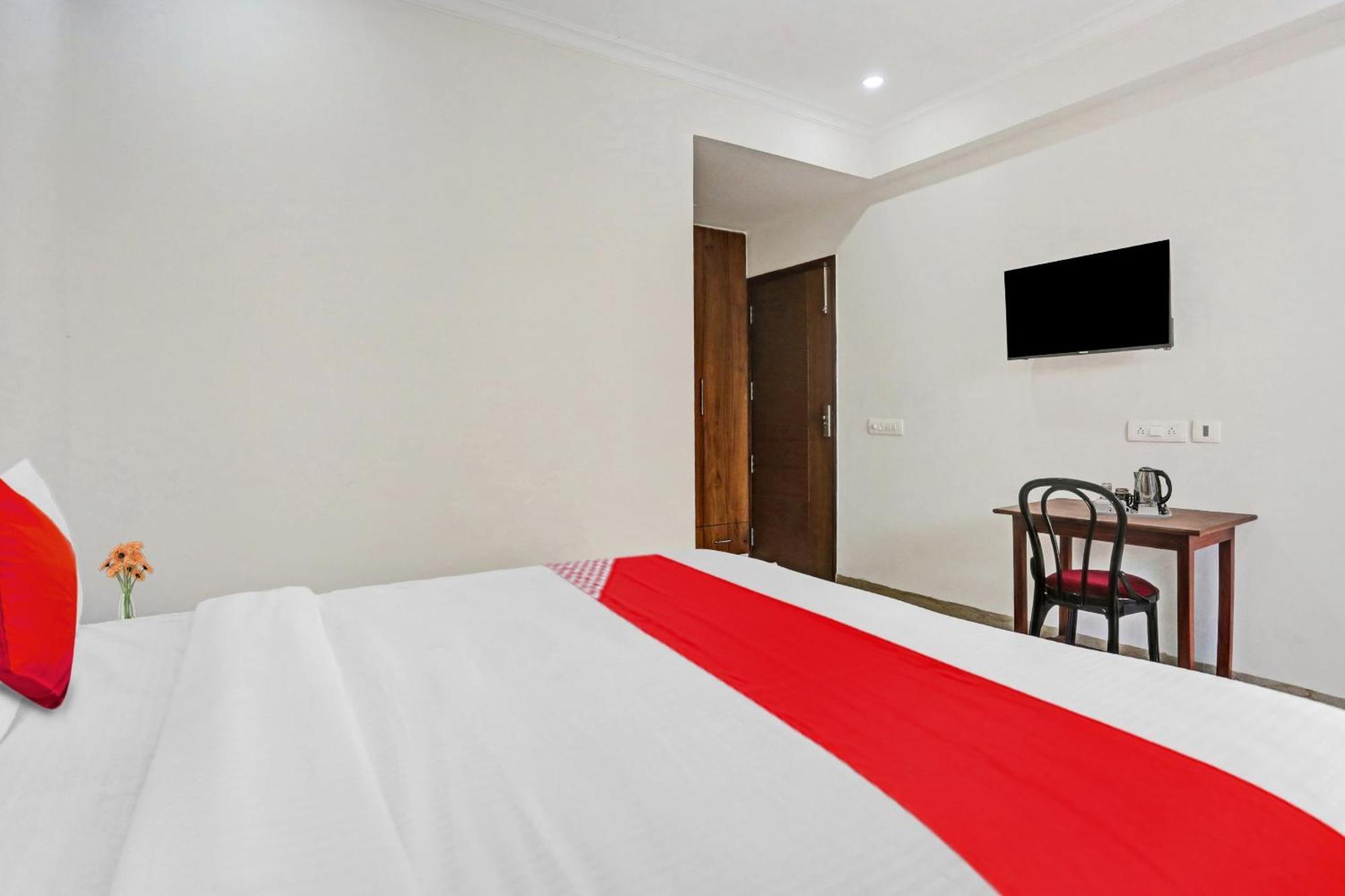 O Unicorn Near Omaxe Celebration Mall 3* Gurgaon