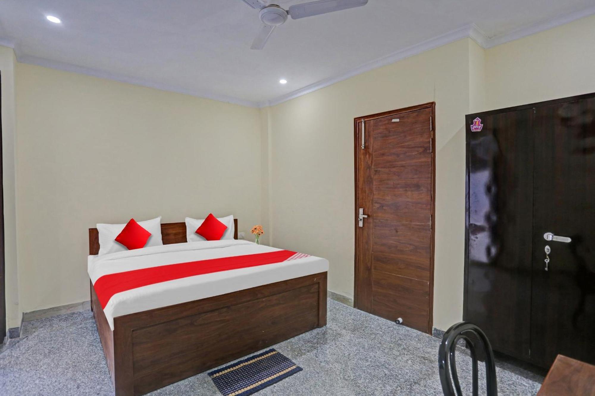 O Unicorn Near Omaxe Celebration Mall Hotel 3*