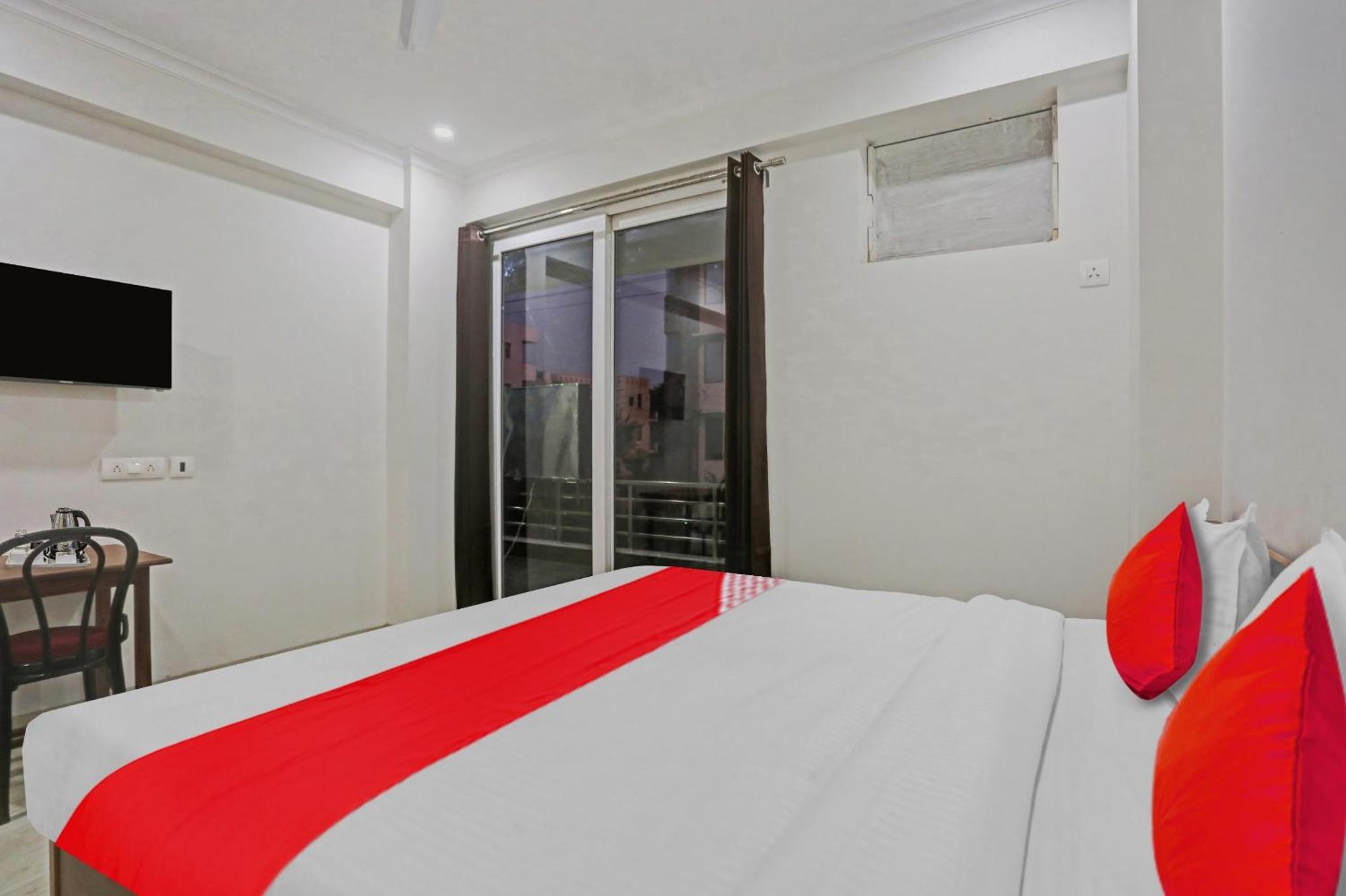 Hotel O Unicorn Near Omaxe Celebration Mall