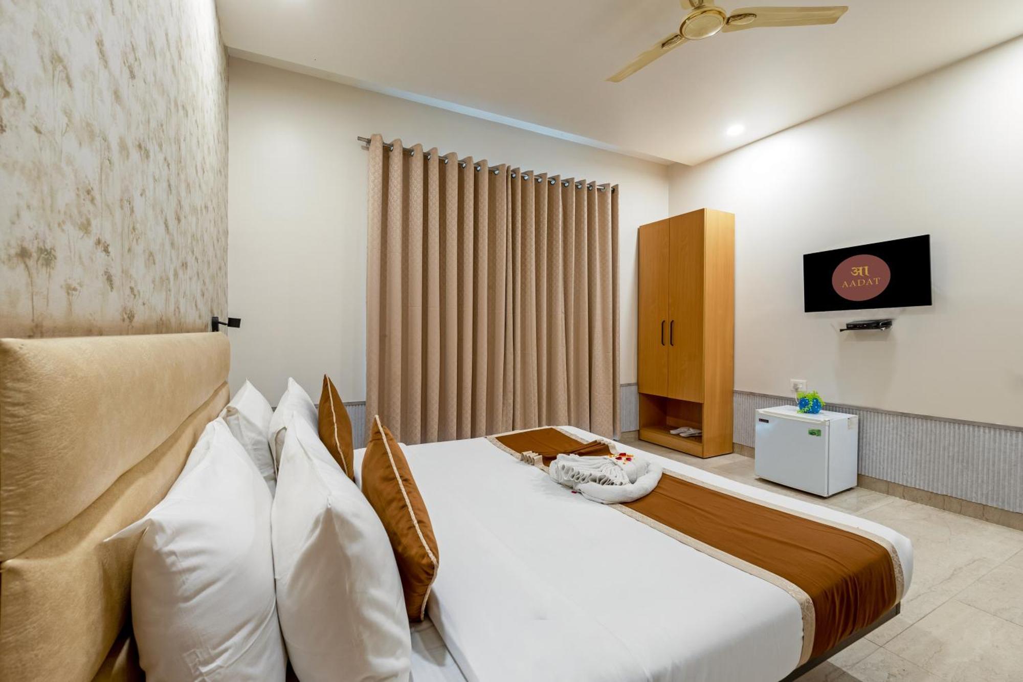 Aadat Subhash Chowk Hotel 3*