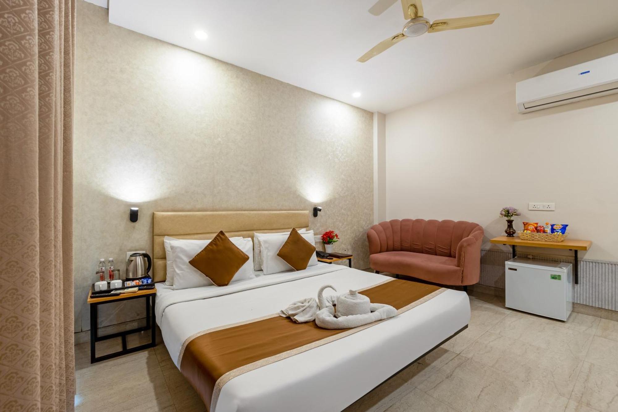 Aadat Subhash Chowk Hotel 3*