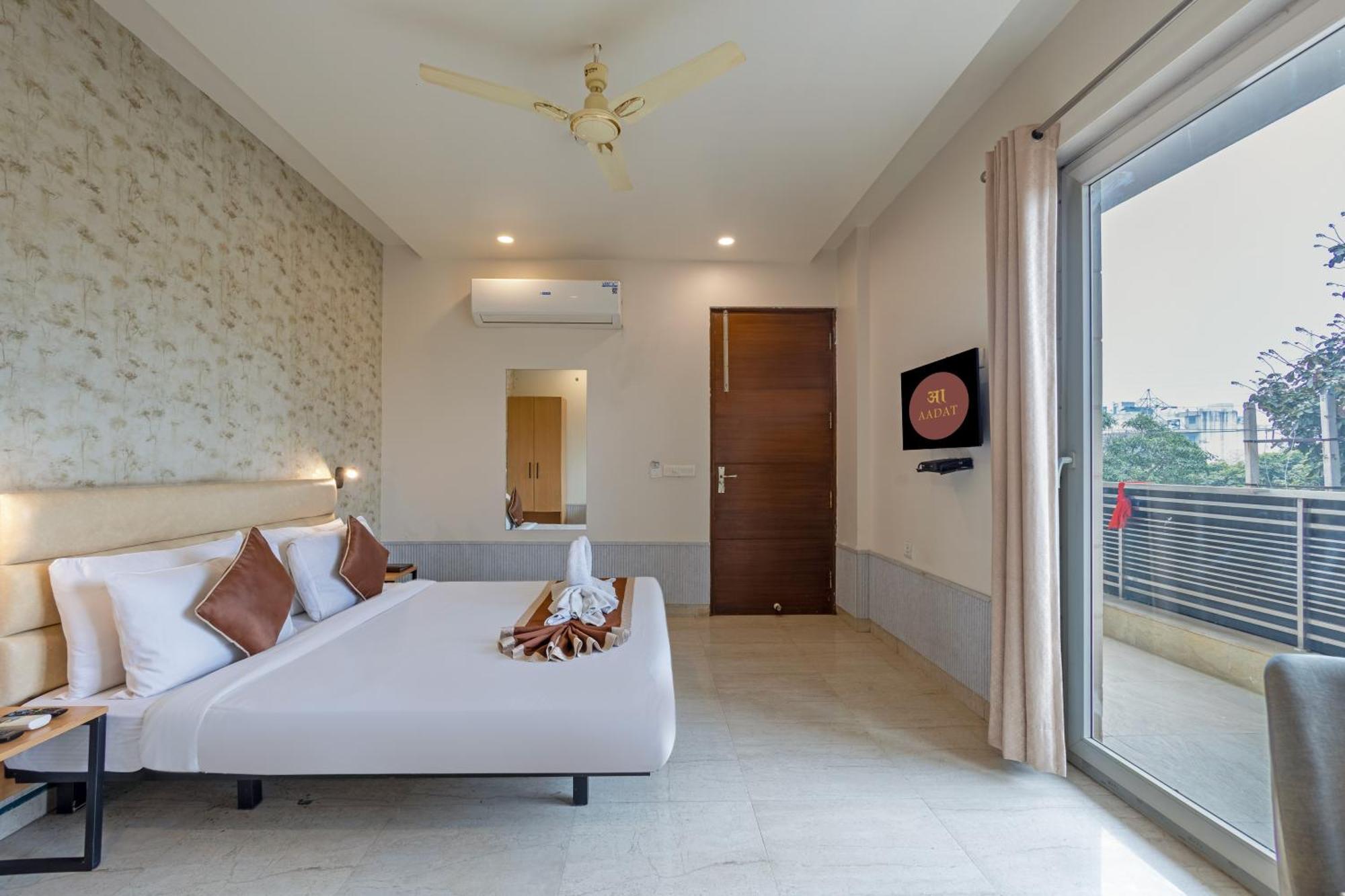 Hotel Aadat Subhash Chowk 3*