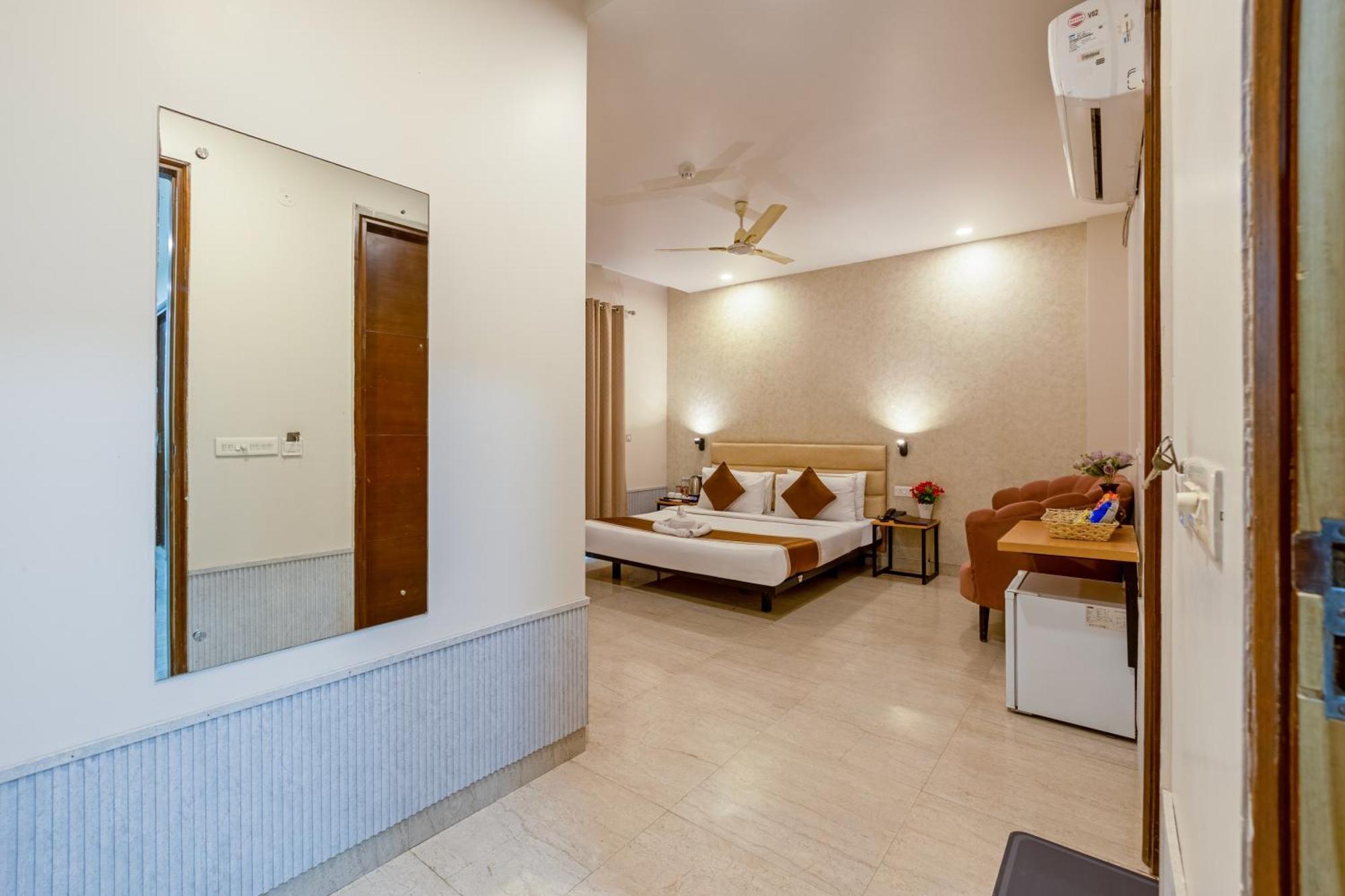 Aadat Subhash Chowk Gurgaon