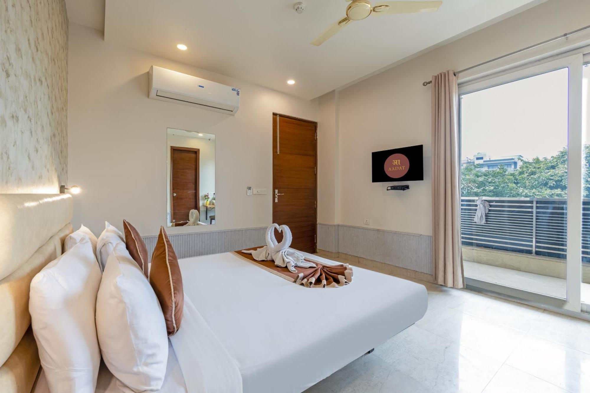 Aadat Subhash Chowk Hotel Gurgaon