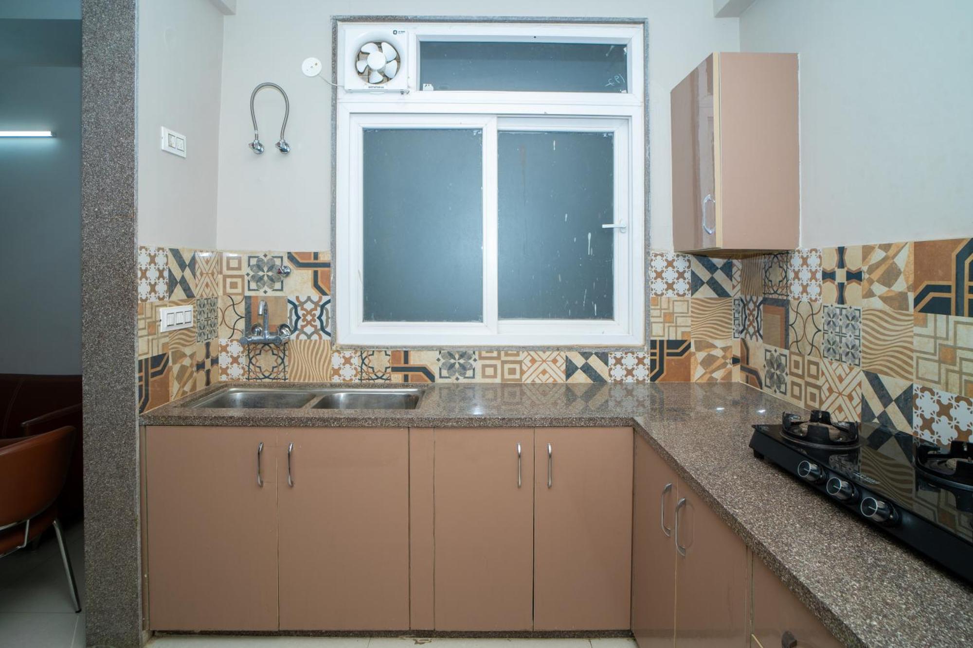 Aster Homes I 2bhk I Sec-39 I Near Medanta Bed & Breakfast Gurgaon