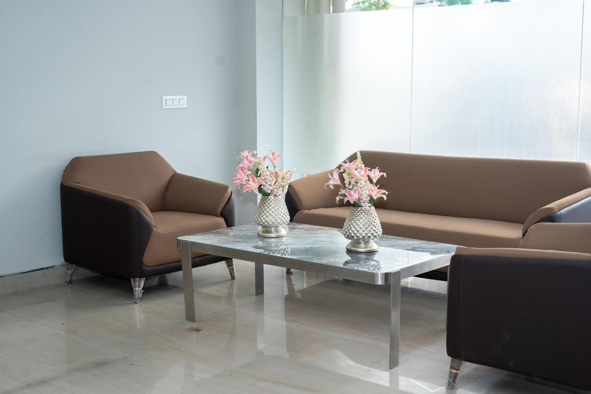 Bed & Breakfast Aster Homes I 2bhk I Sec-39 I Near Medanta Gurgaon