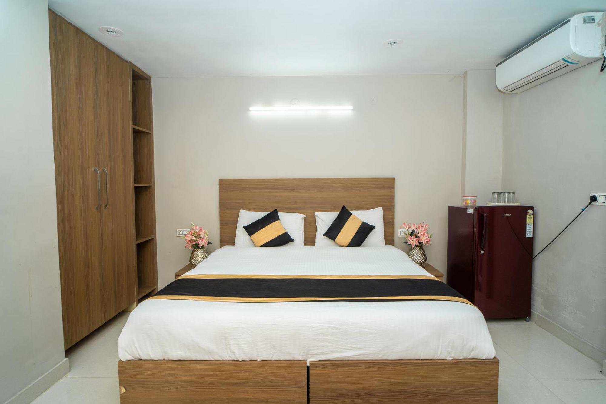 Aster Homes I 2bhk I Sec-39 I Near Medanta Bed & Breakfast *
