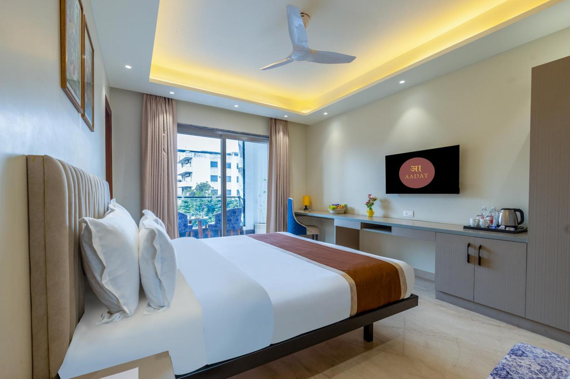 Hotel Aadat Near Artemis Hospital 3*