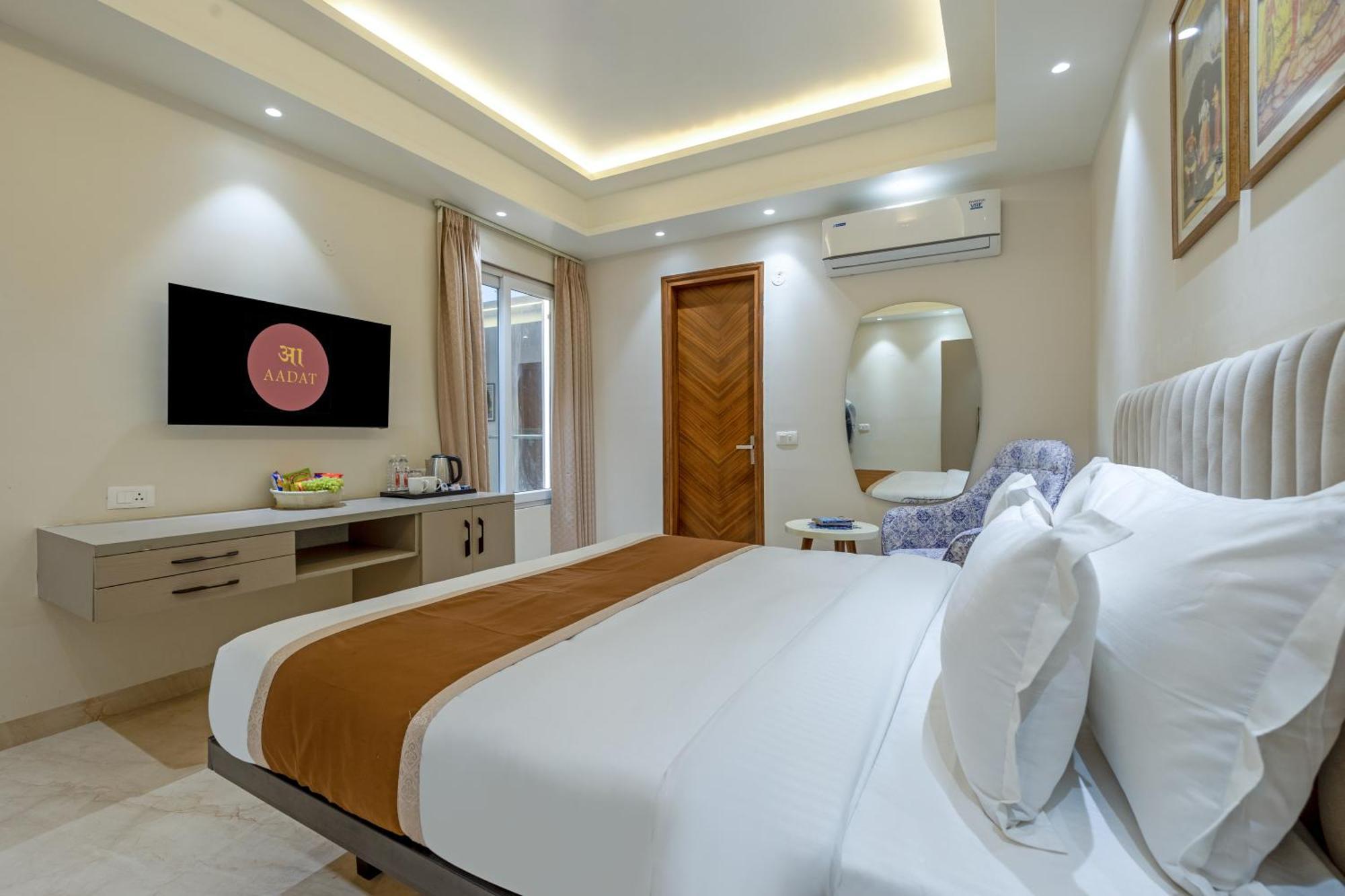 Aadat Near Artemis Hospital 3* Gurgaon