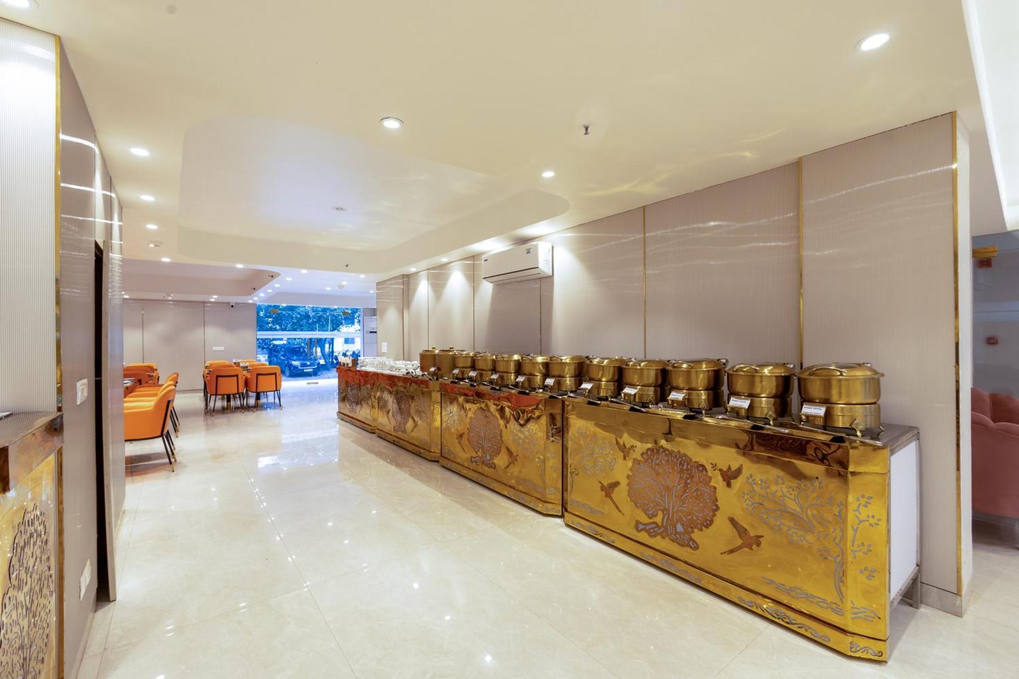 Aadat Near Artemis Hospital 3* Gurgaon