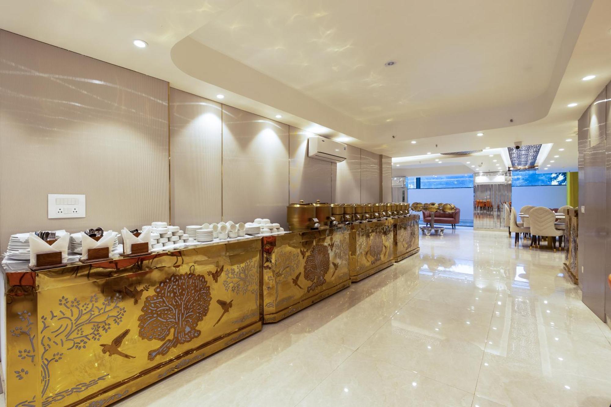 Aadat Near Artemis Hospital 3* Gurgaon