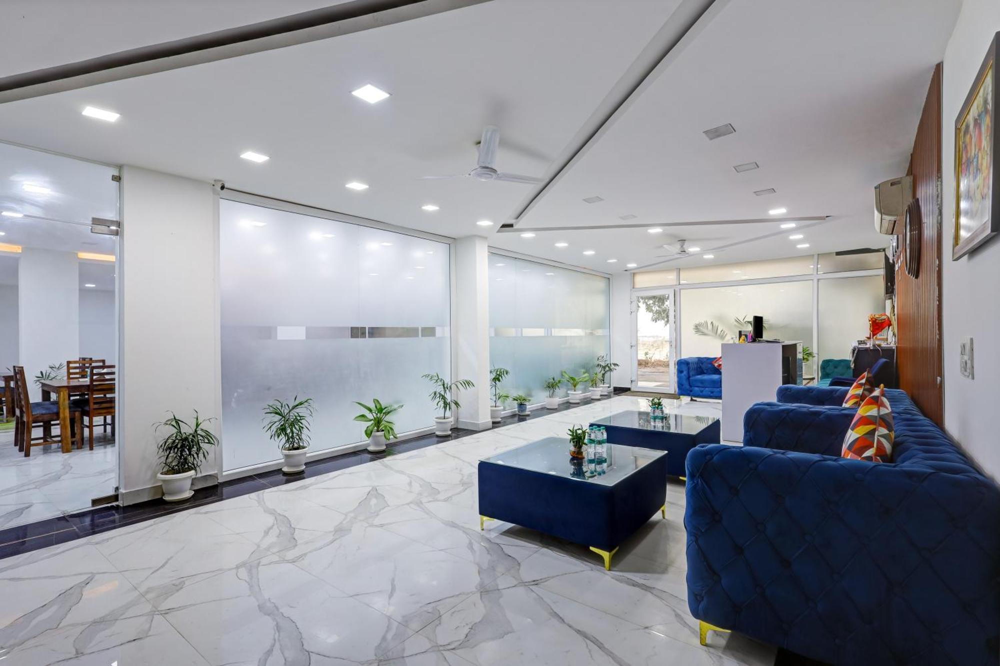 Hotel Limewood - Sector 29 Gurgaon