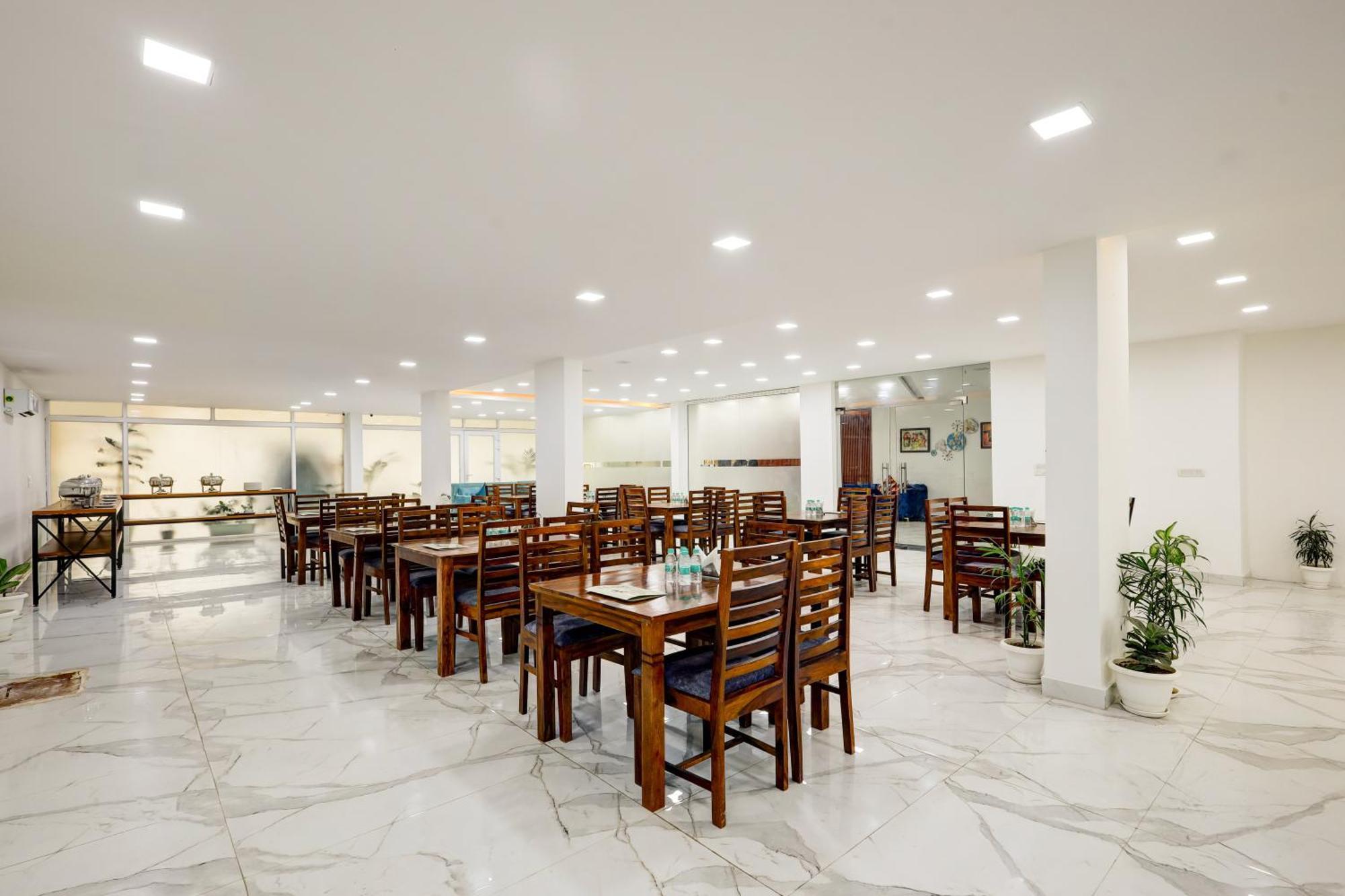 Limewood - Sector 29 Hotel