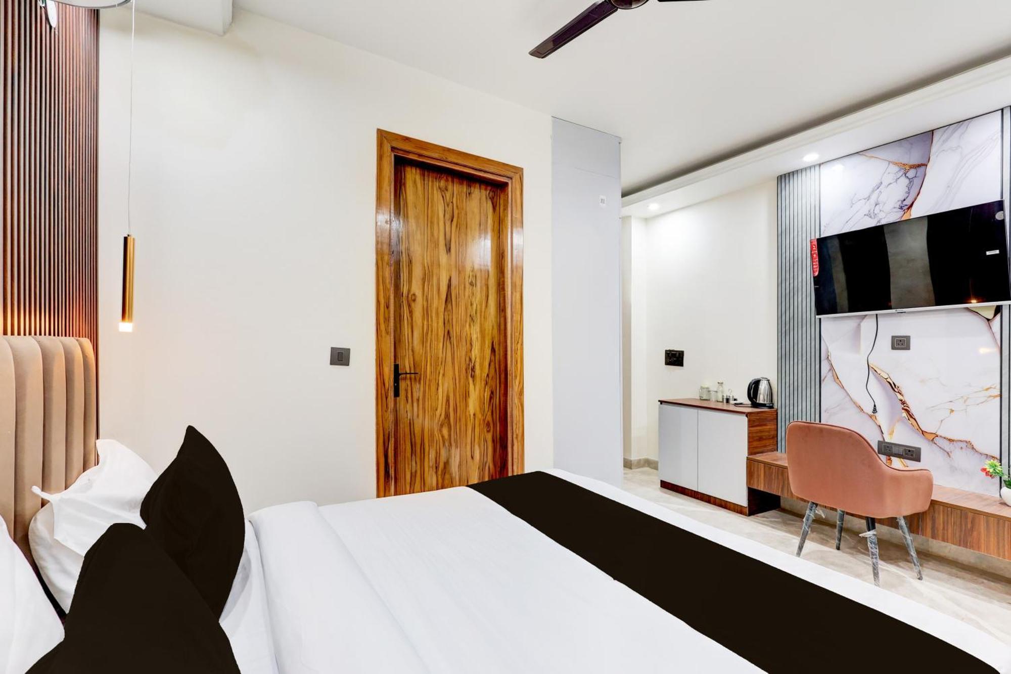 Super O Sector 43 Hotel *