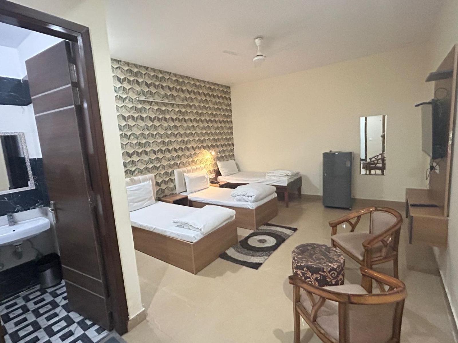 Hotel Akshay Medanta Hospitility Gurgaon