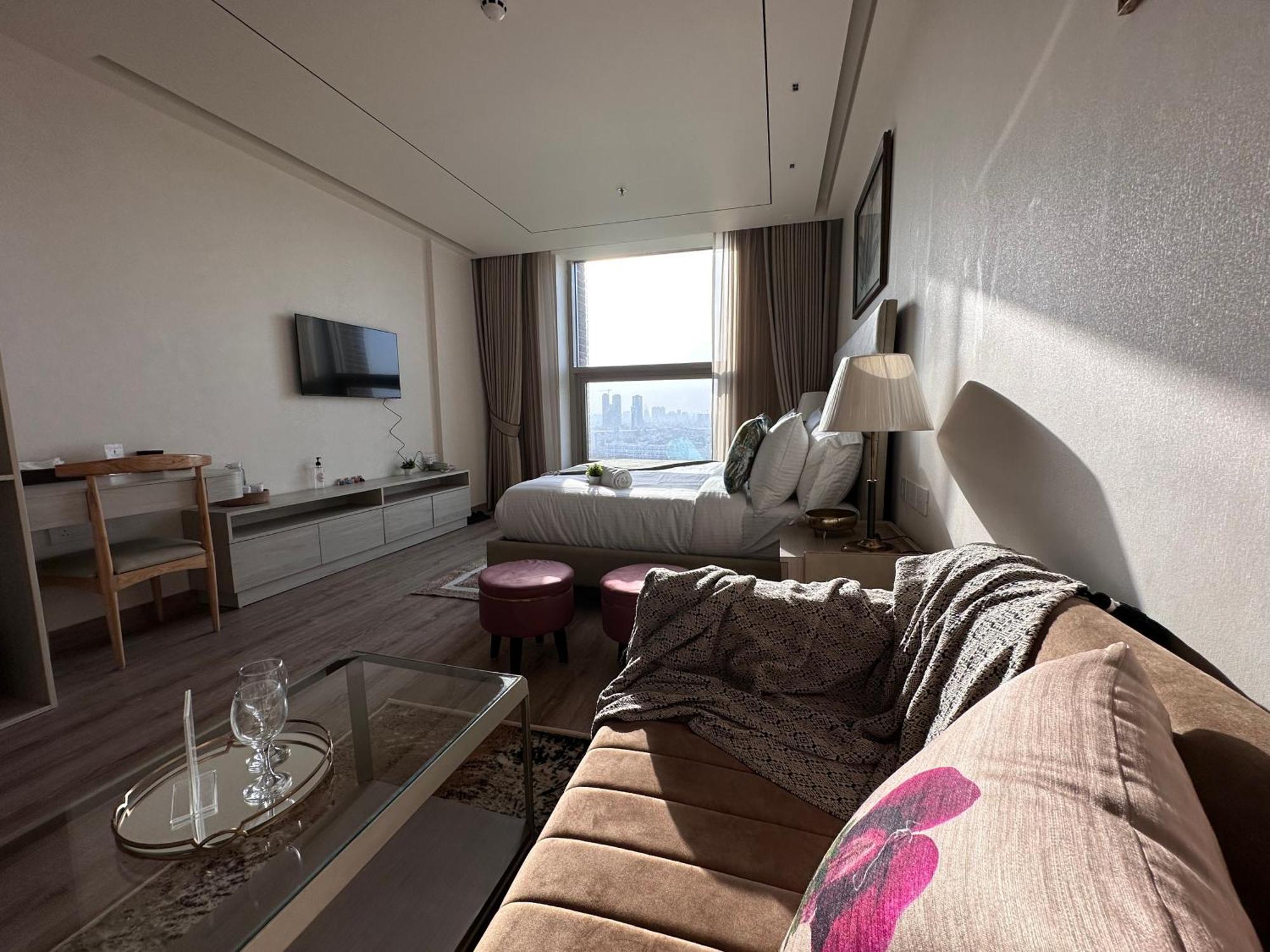 Apartment Luxury Service - Aipl Joystreet *