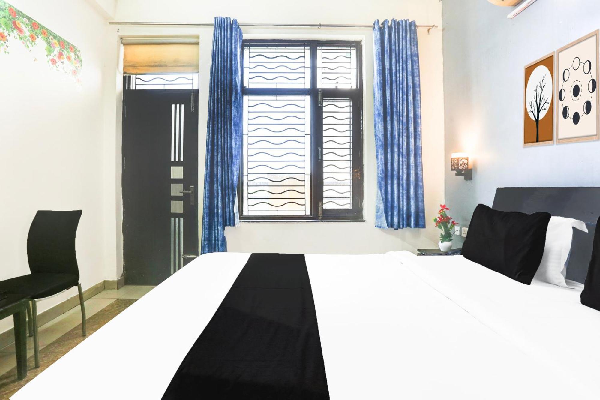 Super Collection O Sector 45 Near Huda Metro Station 4*
