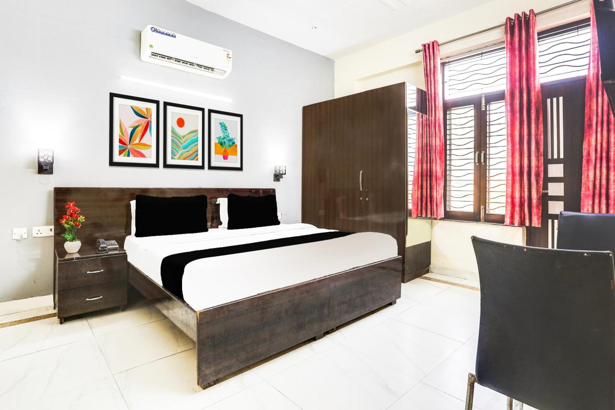 Hotel Super Collection O Sector 45 Near Huda Metro Station