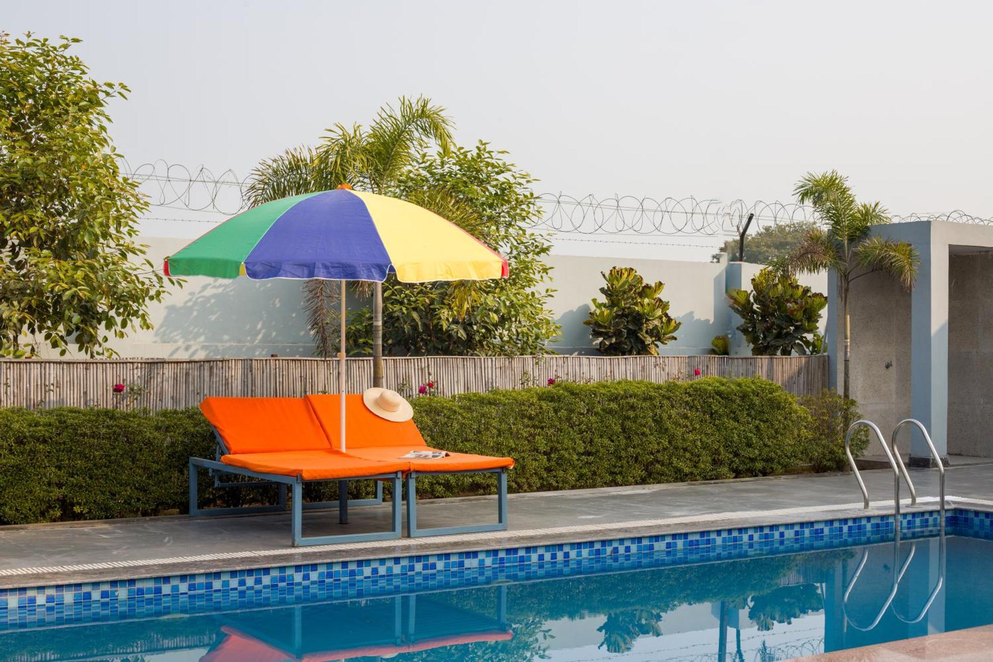Elivaas Aarul 4 Bhk With Pvt Pool, Gazebo & Game Zone * Gurgaon