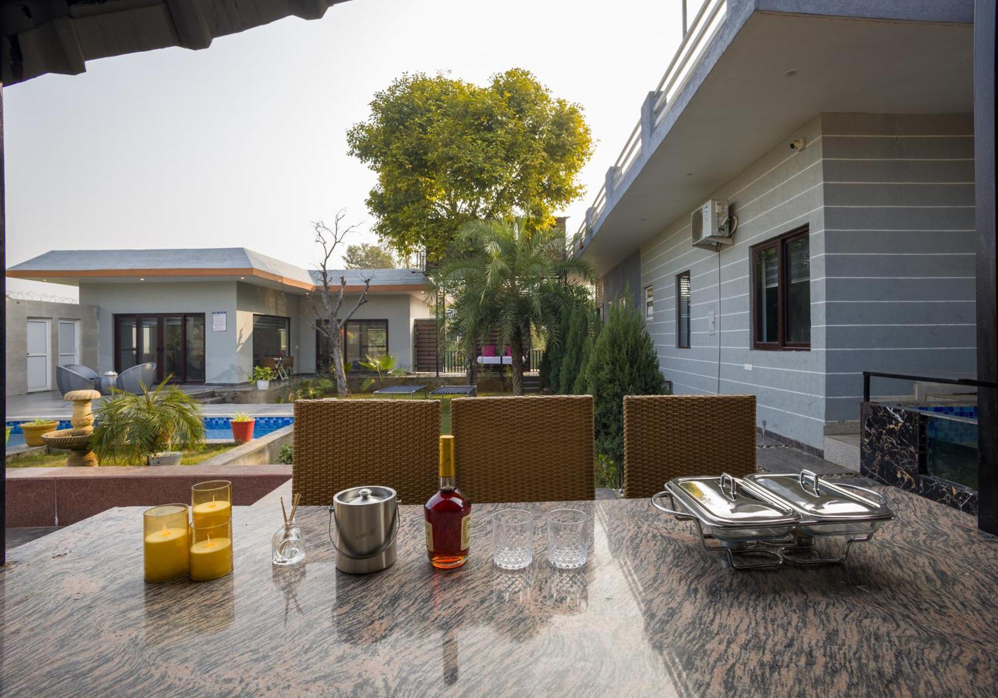 Elivaas Aarul 4 Bhk With Pvt Pool, Gazebo & Game Zone