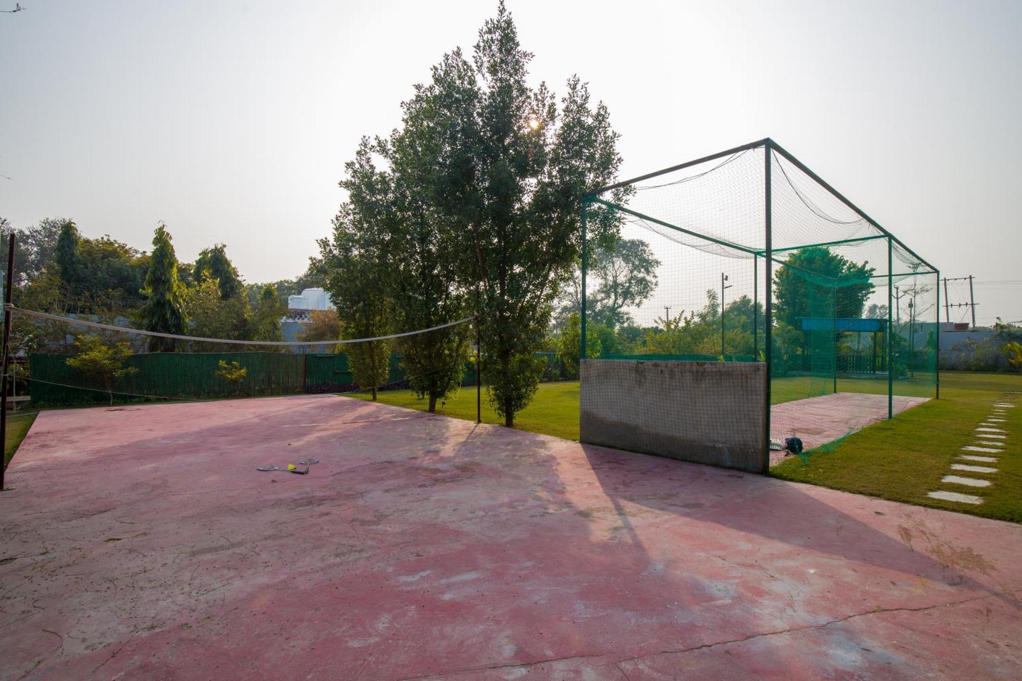 Villa Elivaas Aarul 4 Bhk With Pvt Pool, Gazebo & Game Zone Gurgaon