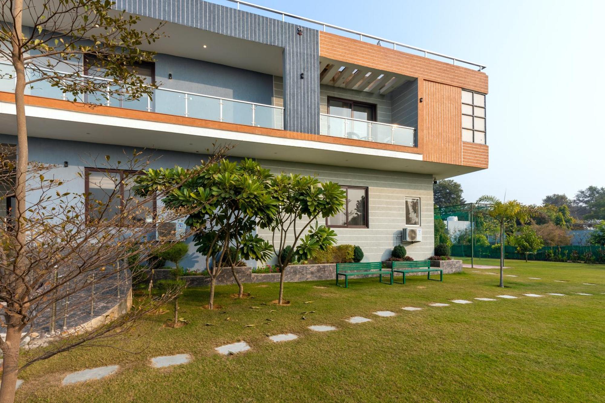Villa Elivaas Aarul 4 Bhk With Pvt Pool, Gazebo & Game Zone *