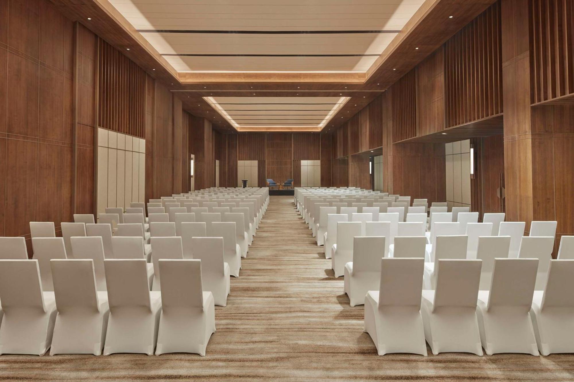 Hilton Gurugram Baani Centre Hotel