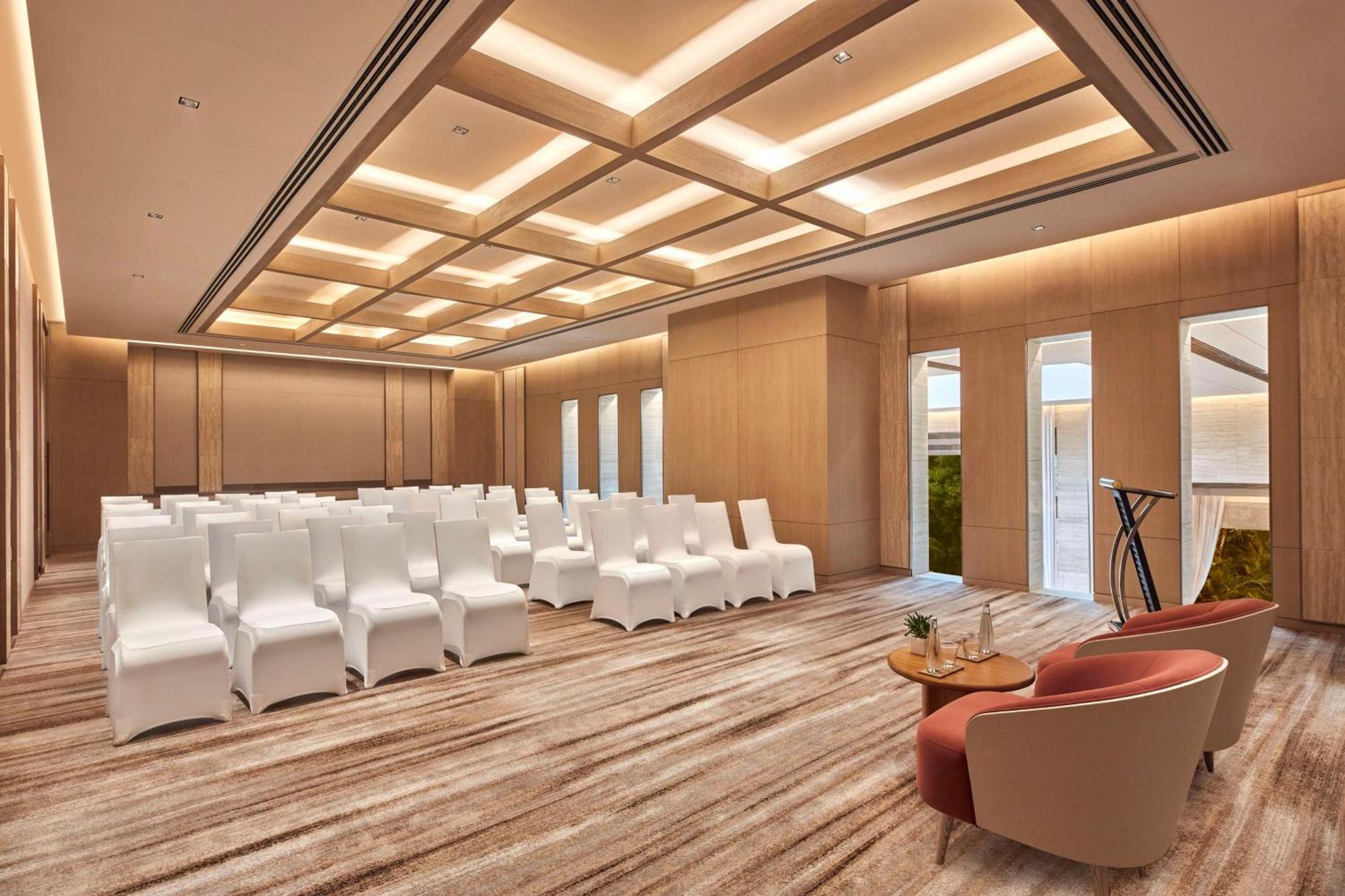 Hilton Gurugram Baani Centre Hotel Gurgaon