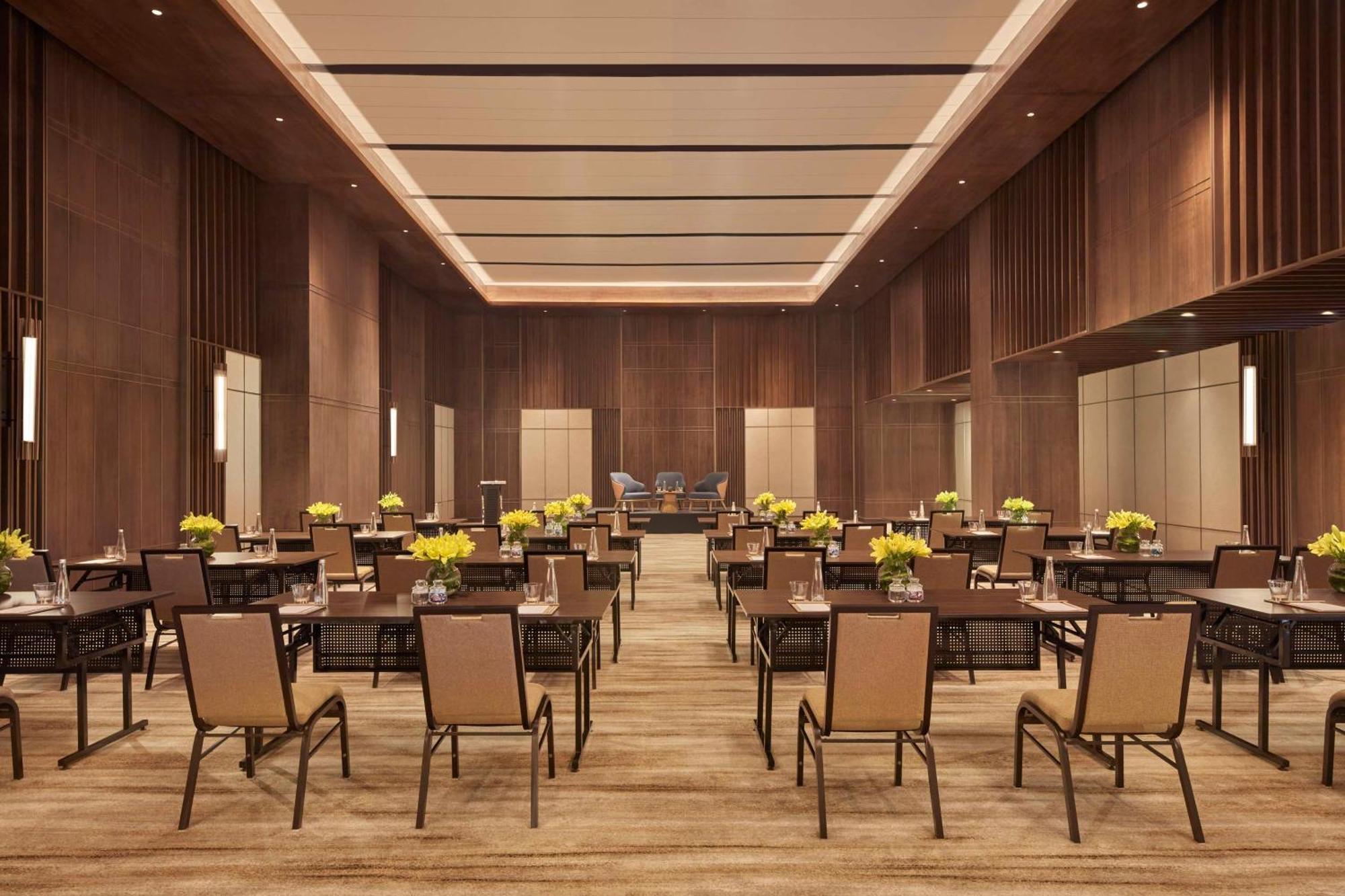 Hilton Gurugram Baani Centre Gurgaon