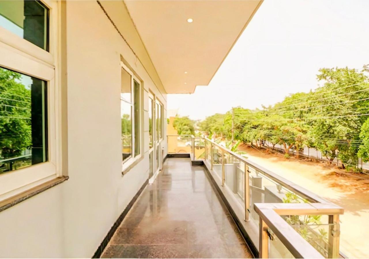 Aroha Stayinn Aroma -gurgaon Sector 47 * Gurgaon