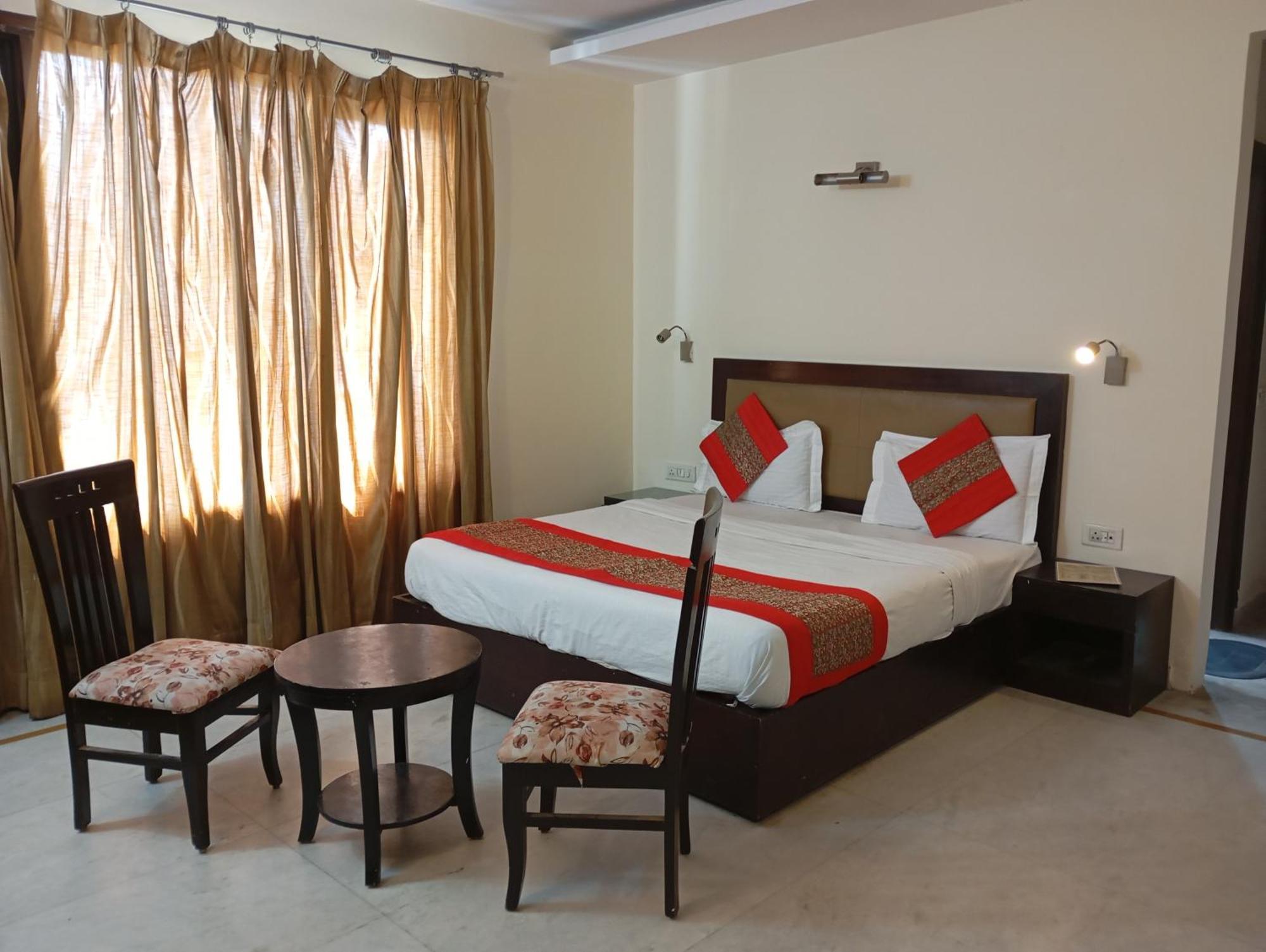 Royal India - South 1 Hotel