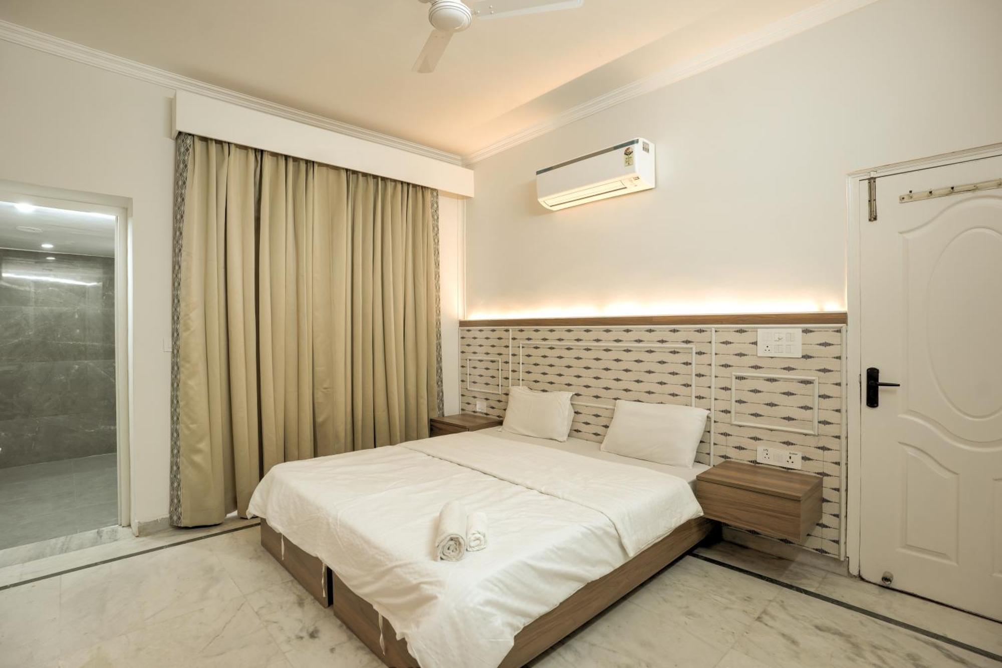 2bhk Luxury Near Phase 1 Metro Station