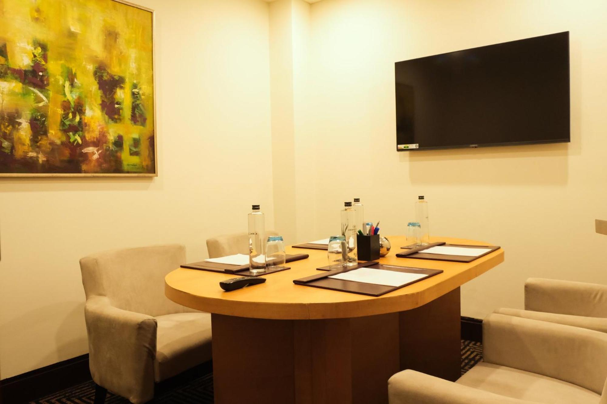 Crowne Plaza Today Gurugram By Ihg 5*