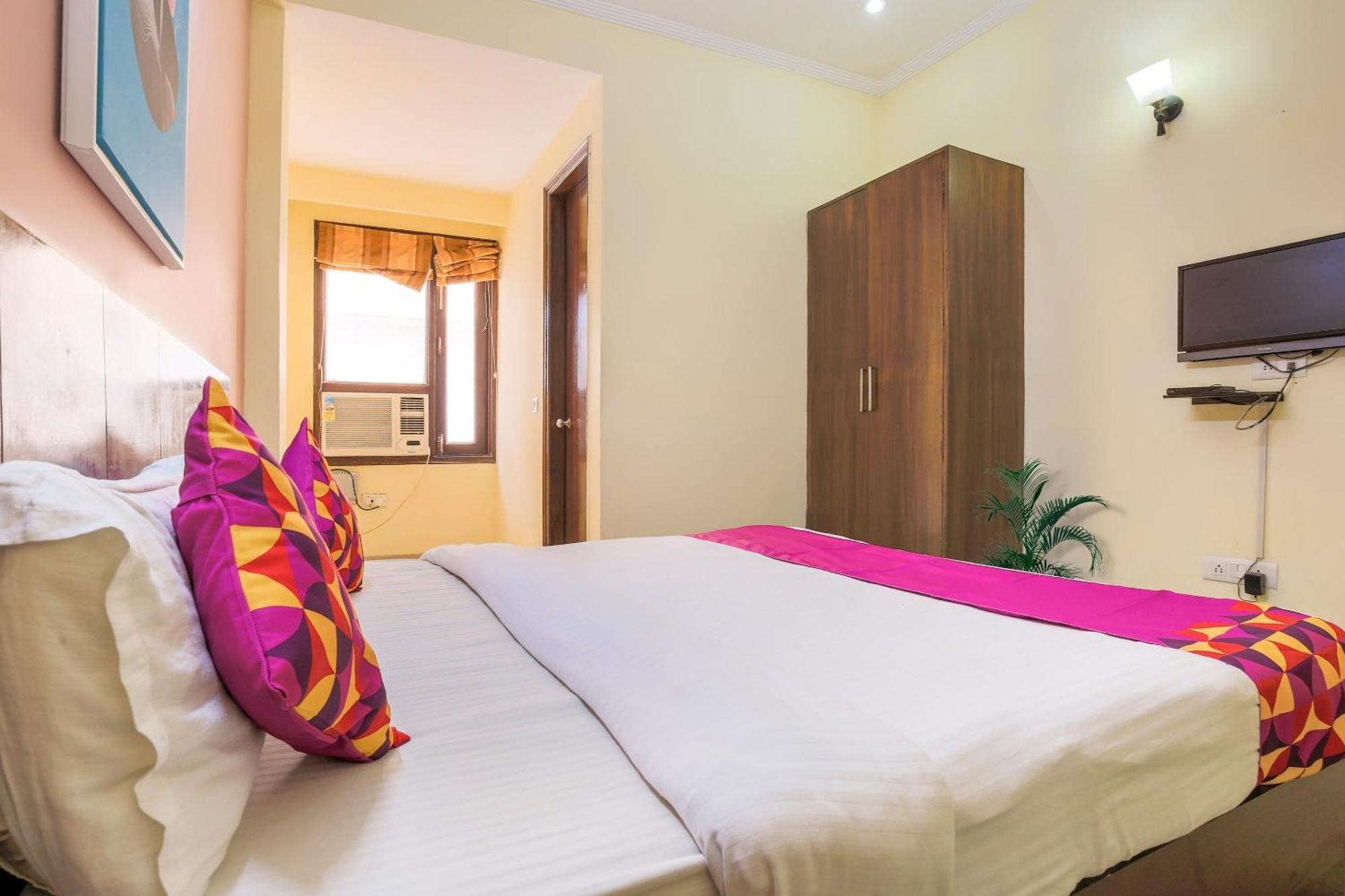 Collection O Royal Suits 4* Gurgaon