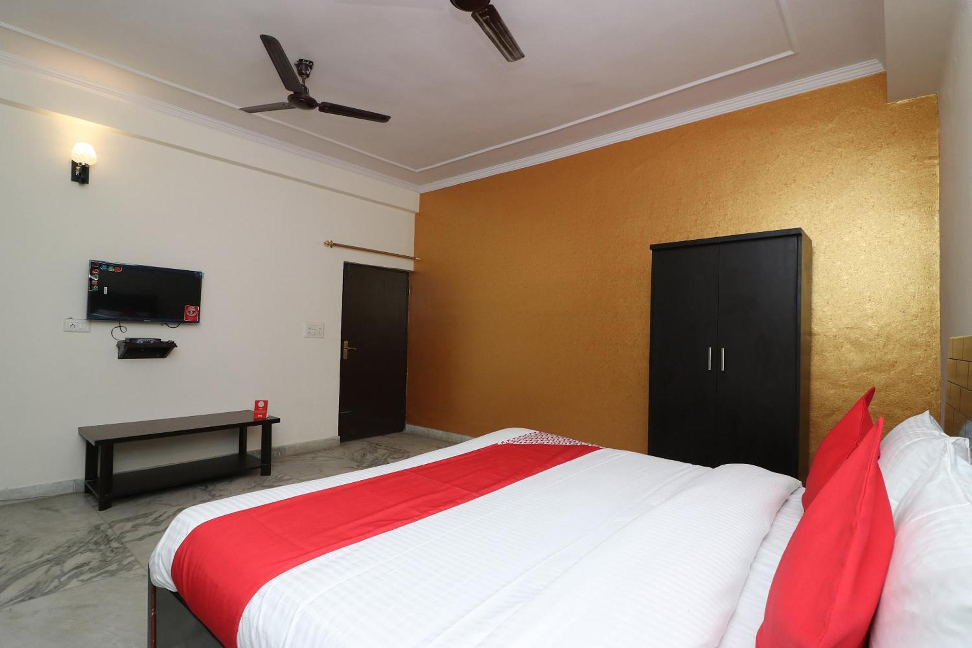 Collection O Delta Square Hotel 4*