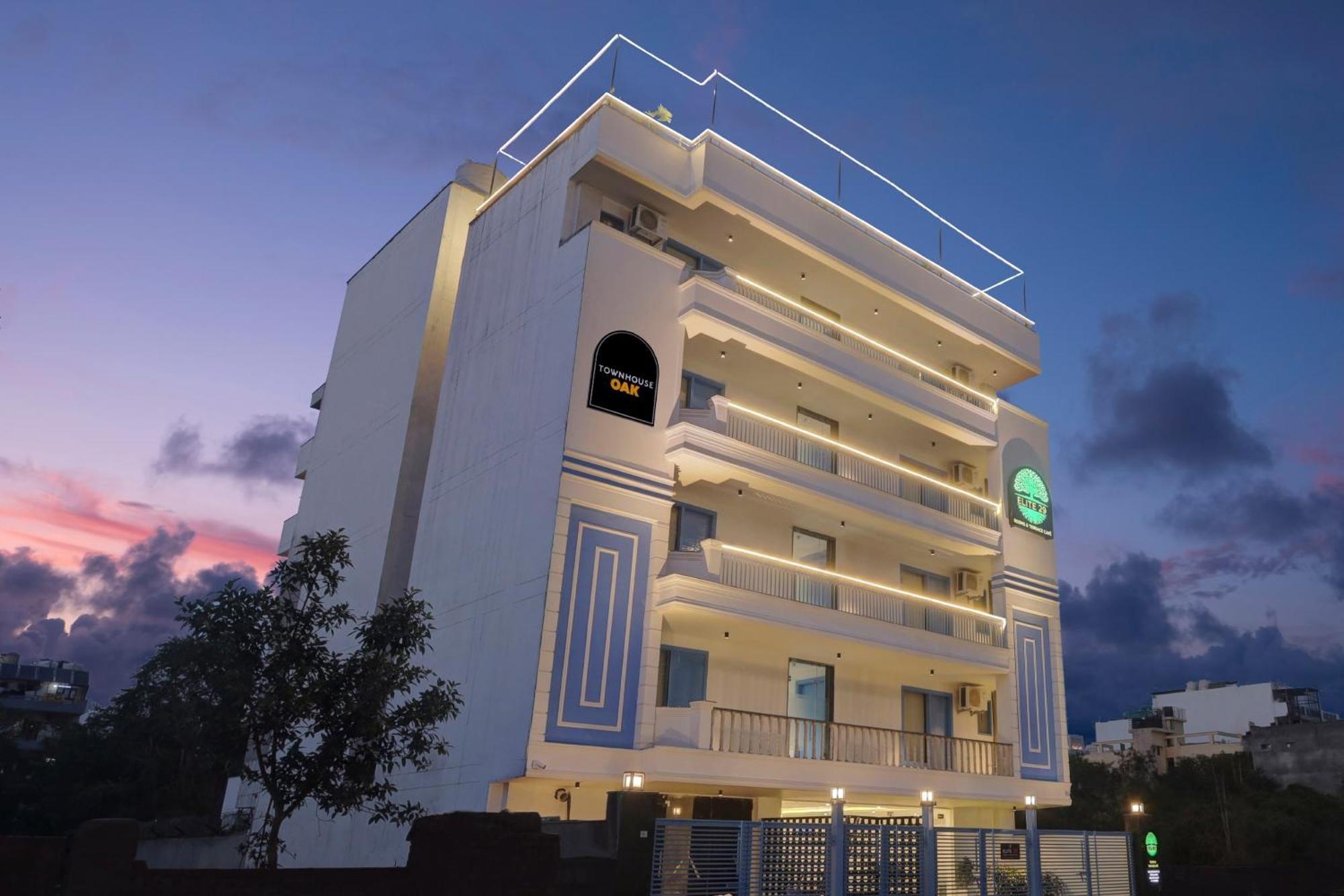 Hotel Townhouse Oak Elite Golf Gurgaon