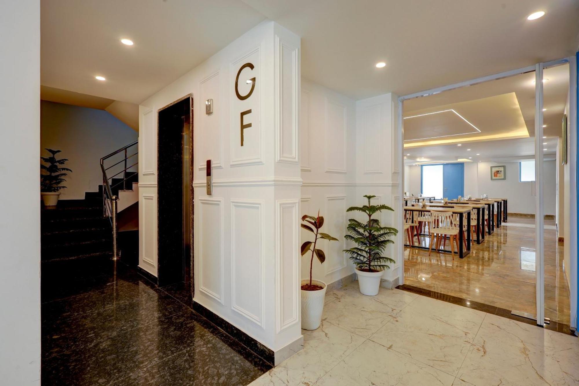 Townhouse Oak Elite Golf Hotel 3*