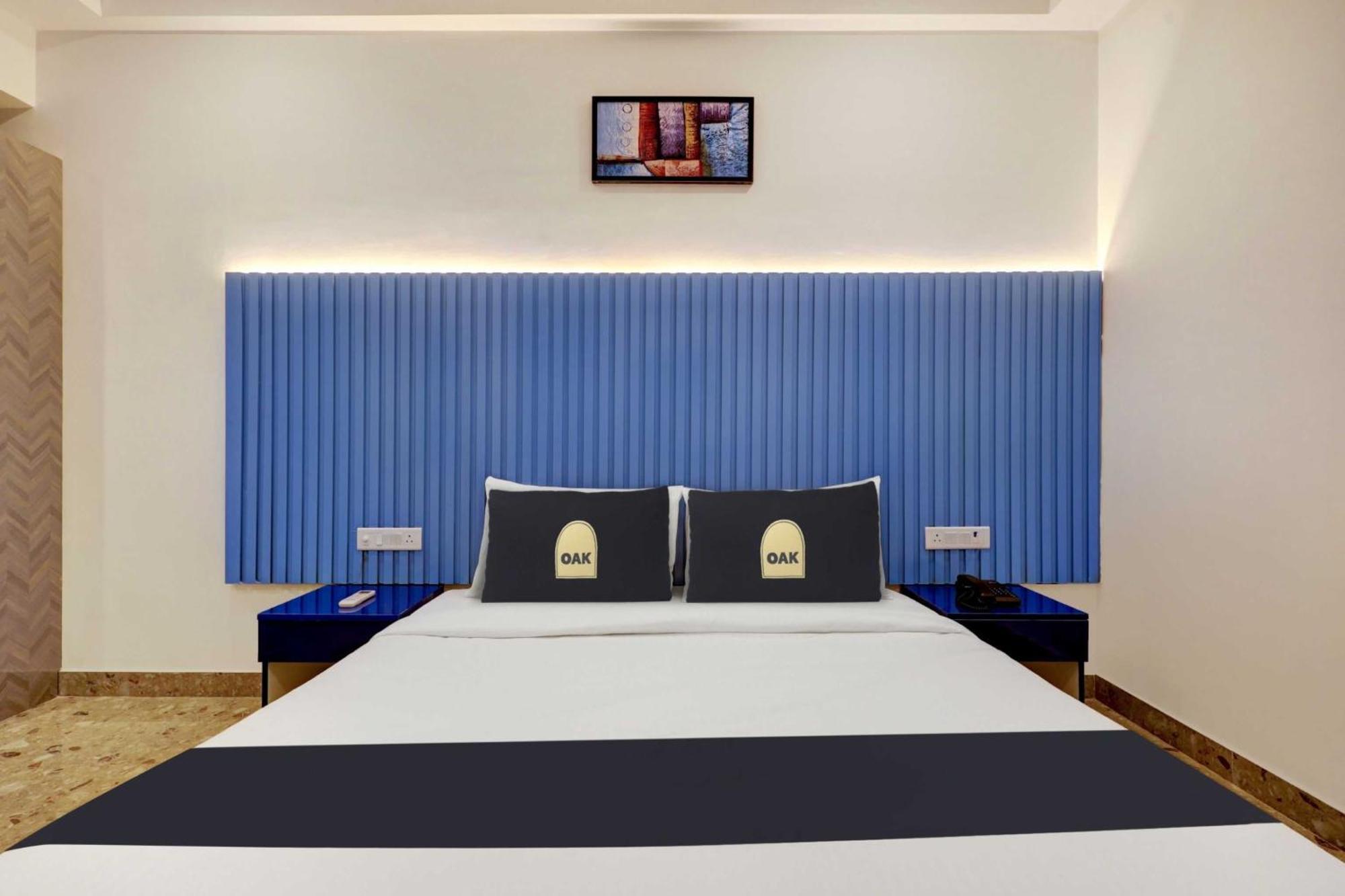 Townhouse Oak Elite Golf 3* Gurgaon