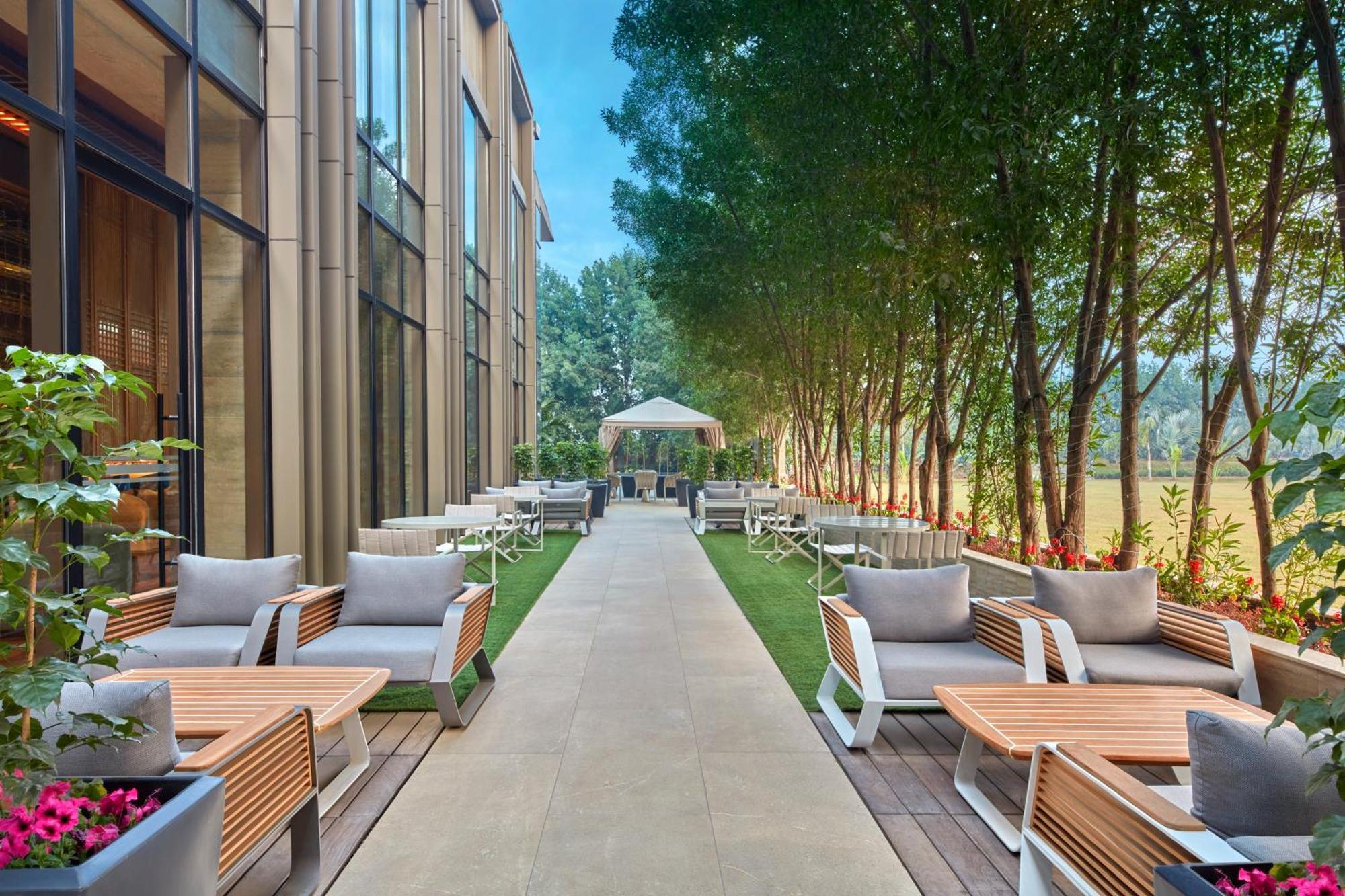 Hotel Hilton Gurugram Baani Centre Gurgaon