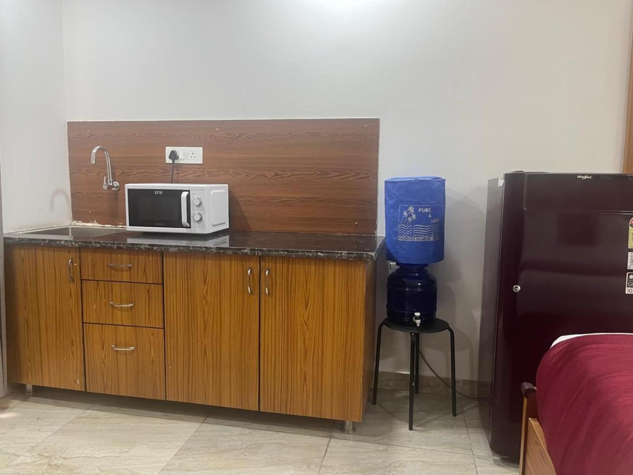 Qcent Premier Hotel 4*