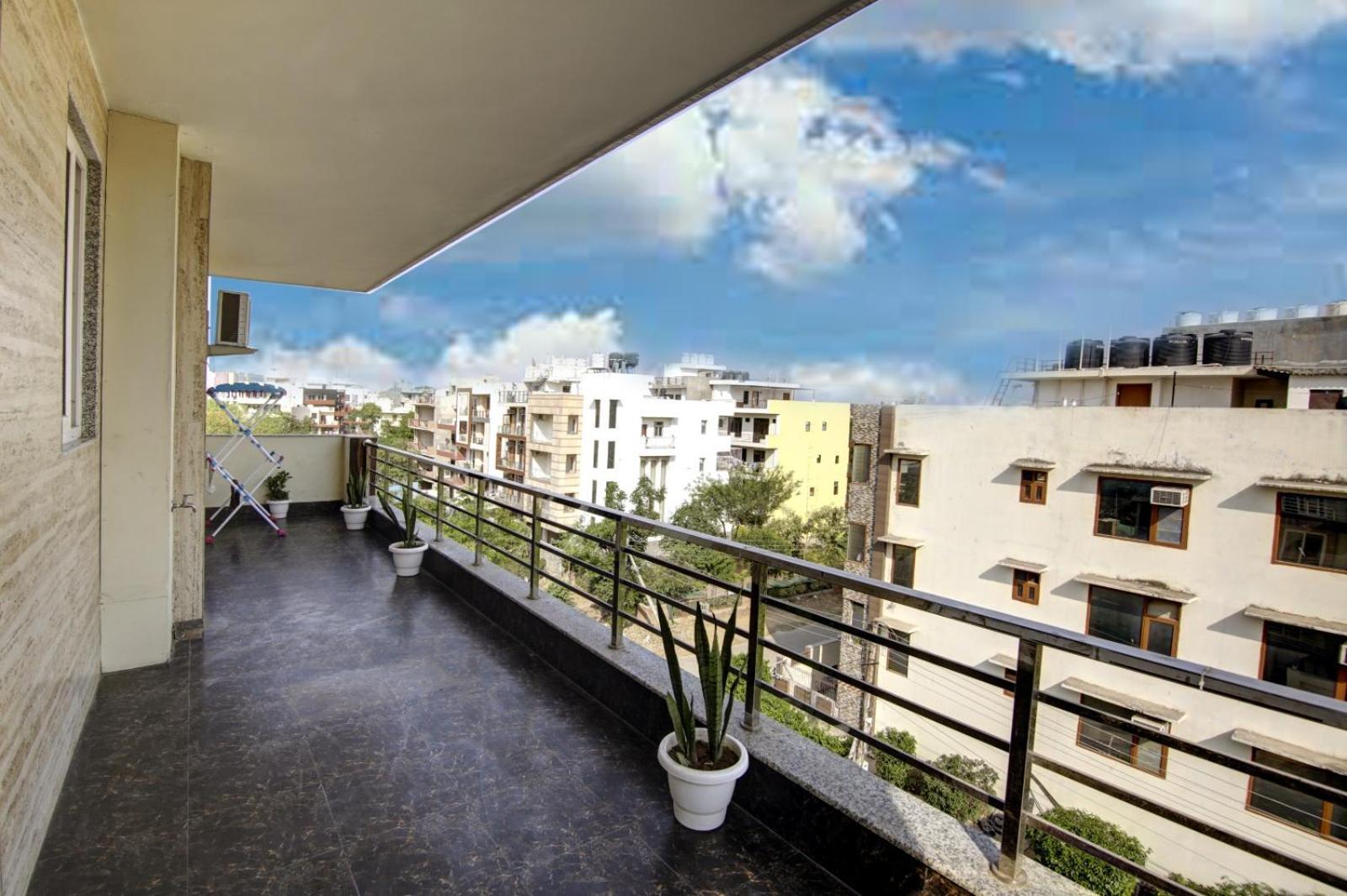Vibe Blu -gurgaon Hotel 3*