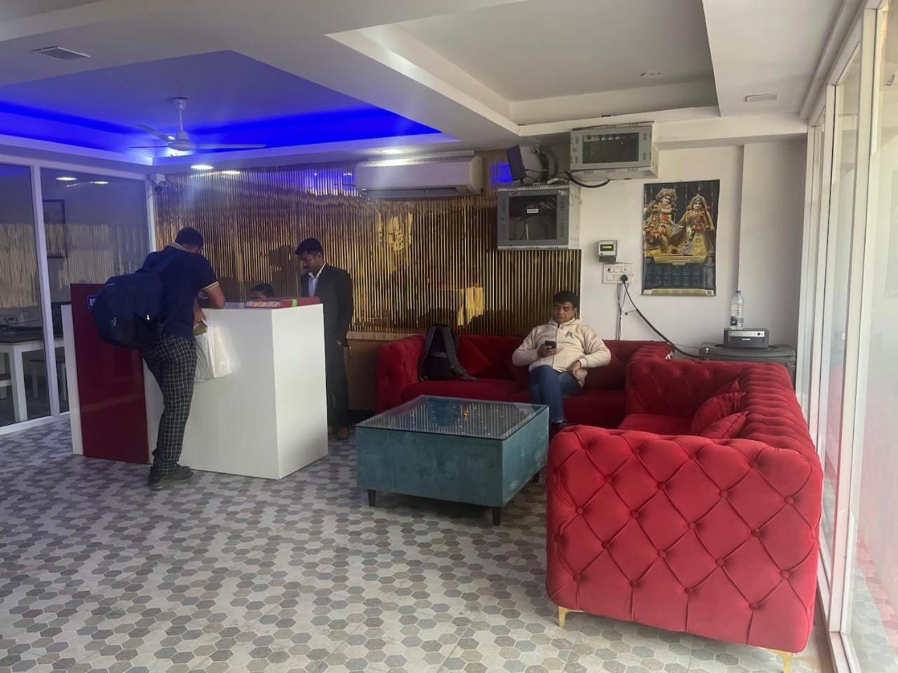 Qcent Premier Hotel Gurgaon