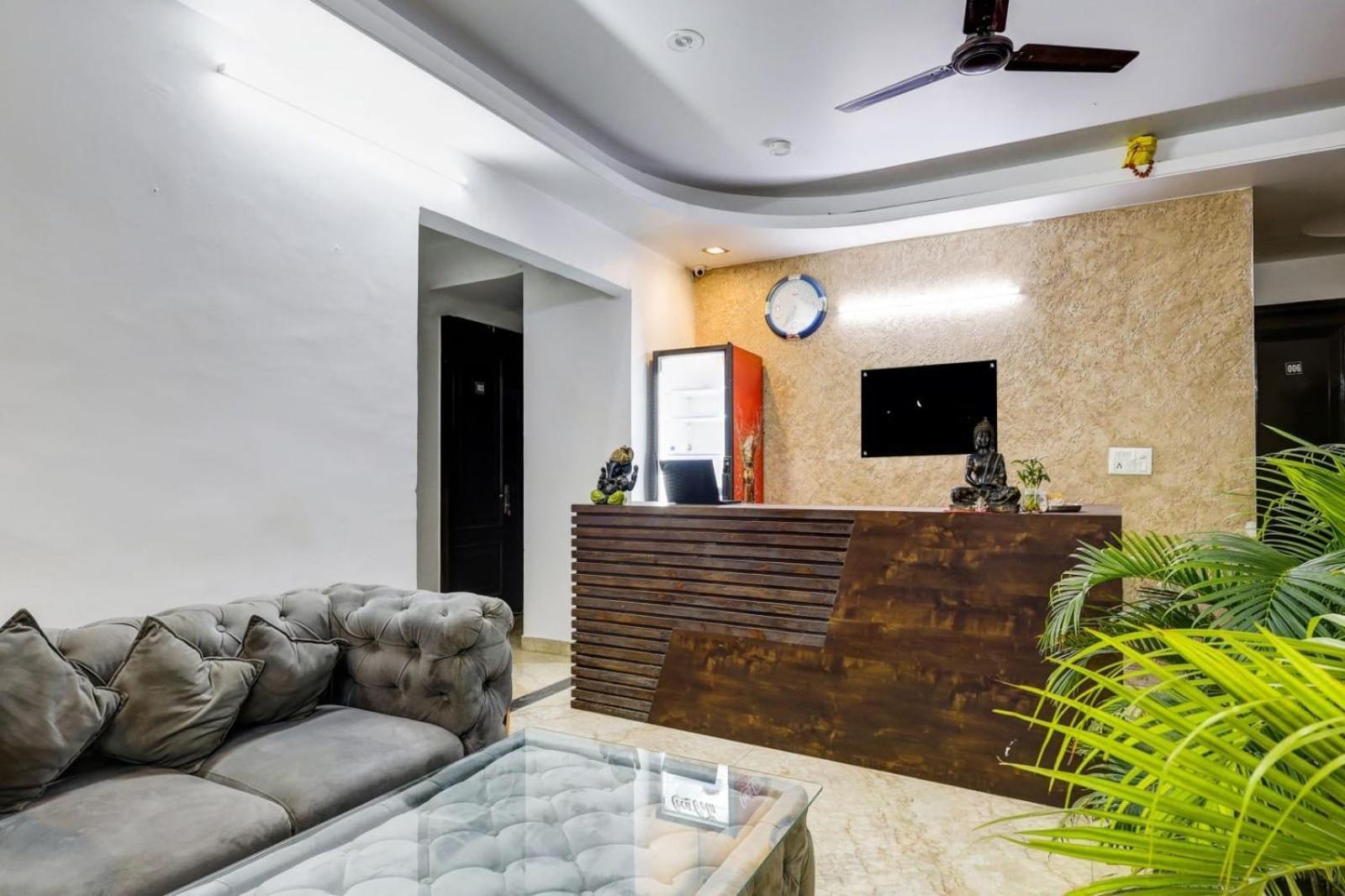 Viraj Hotel 3*