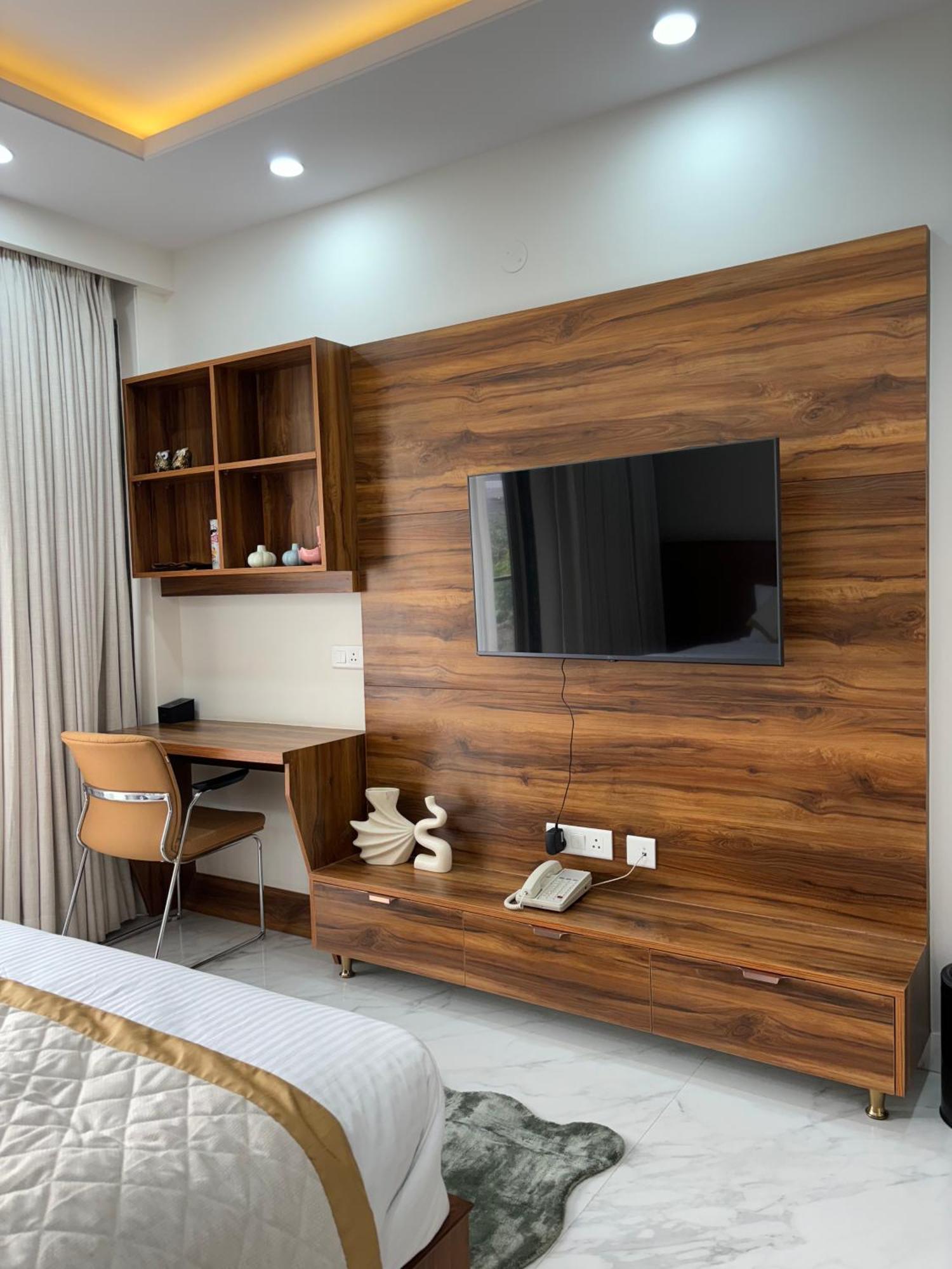 Escape And Serviced 4*