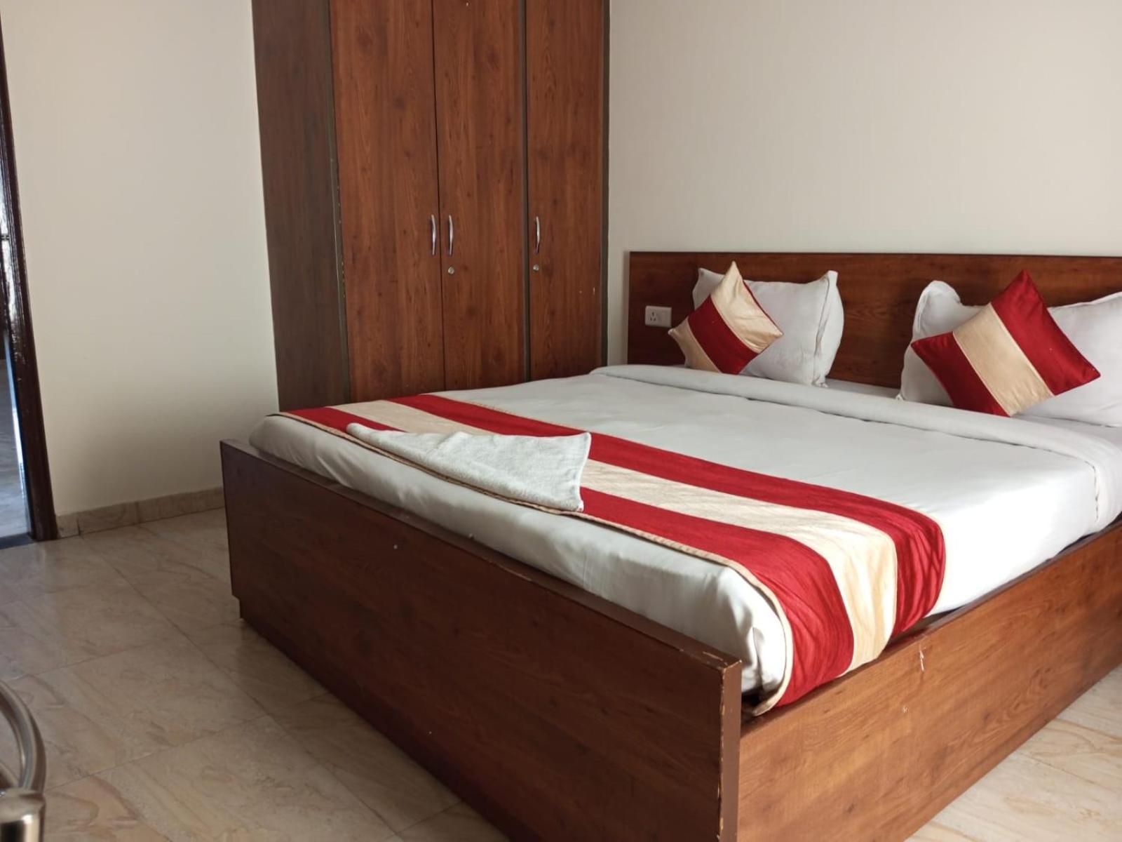 80p Star Corporate Hotel