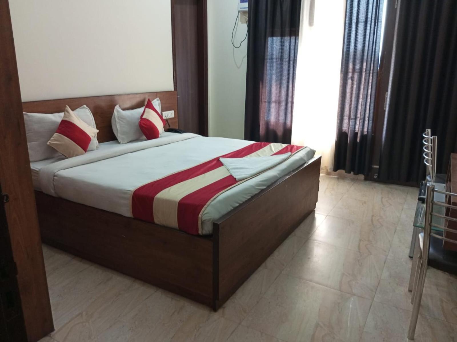 Hotel 80p Star Corporate Gurgaon