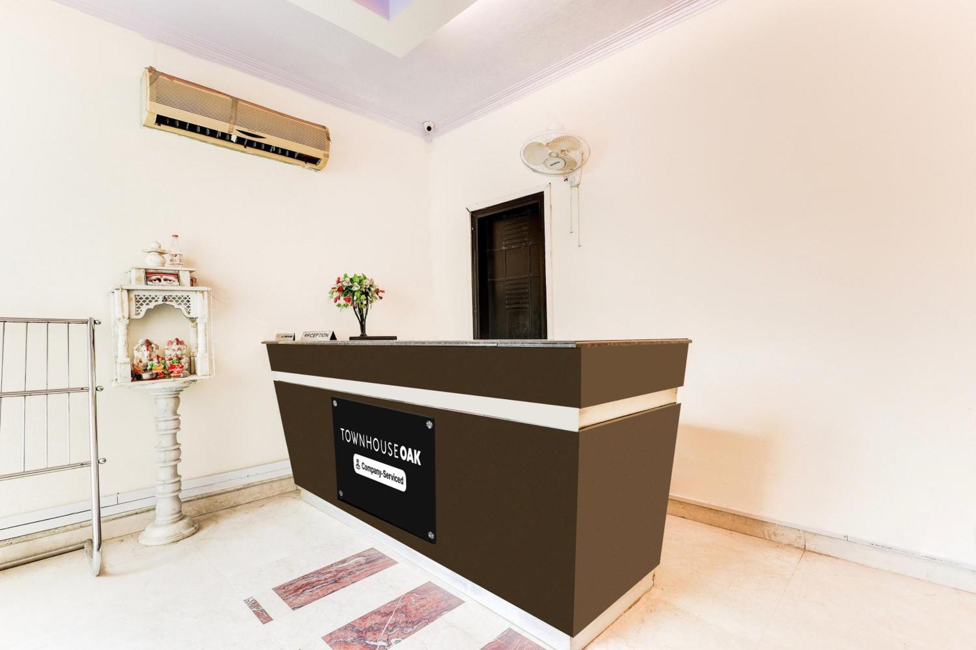 Super Townhouse Oak Sector 25 Hotel 3*