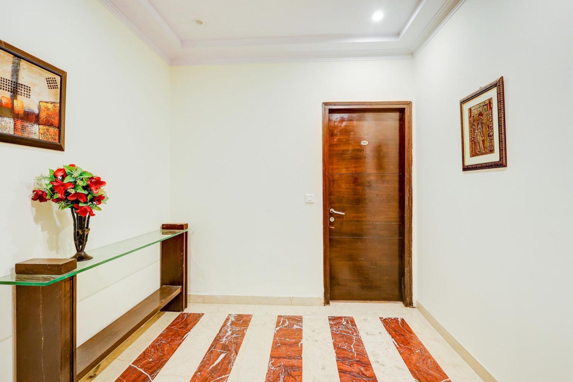 Hotel Super Townhouse Oak Sector 25