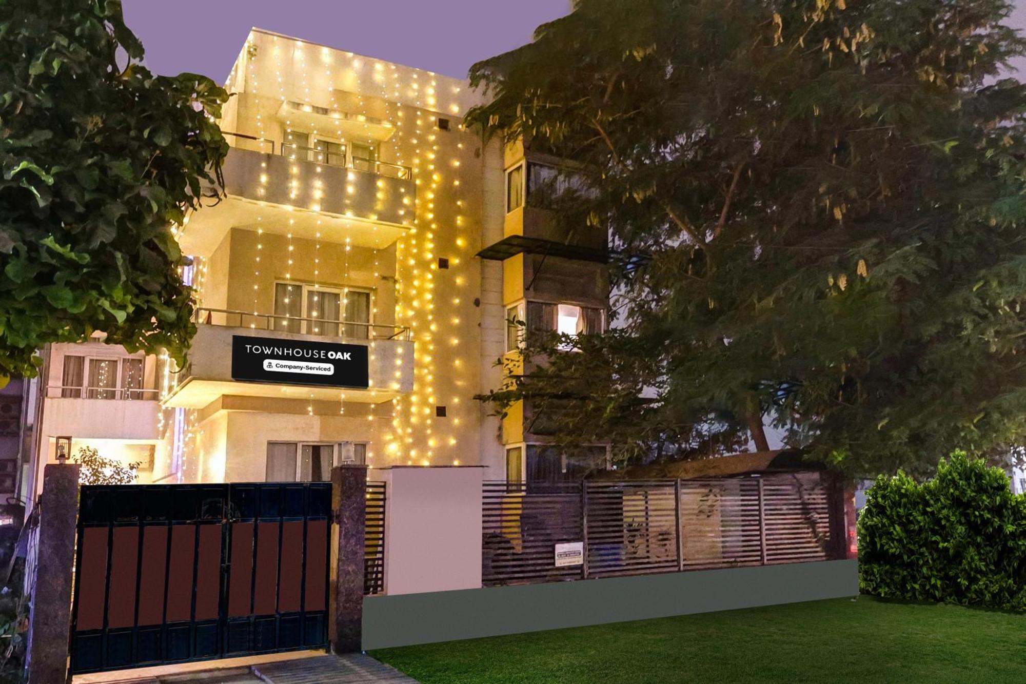 Super Townhouse Oak Sector 25 Hotel 3*